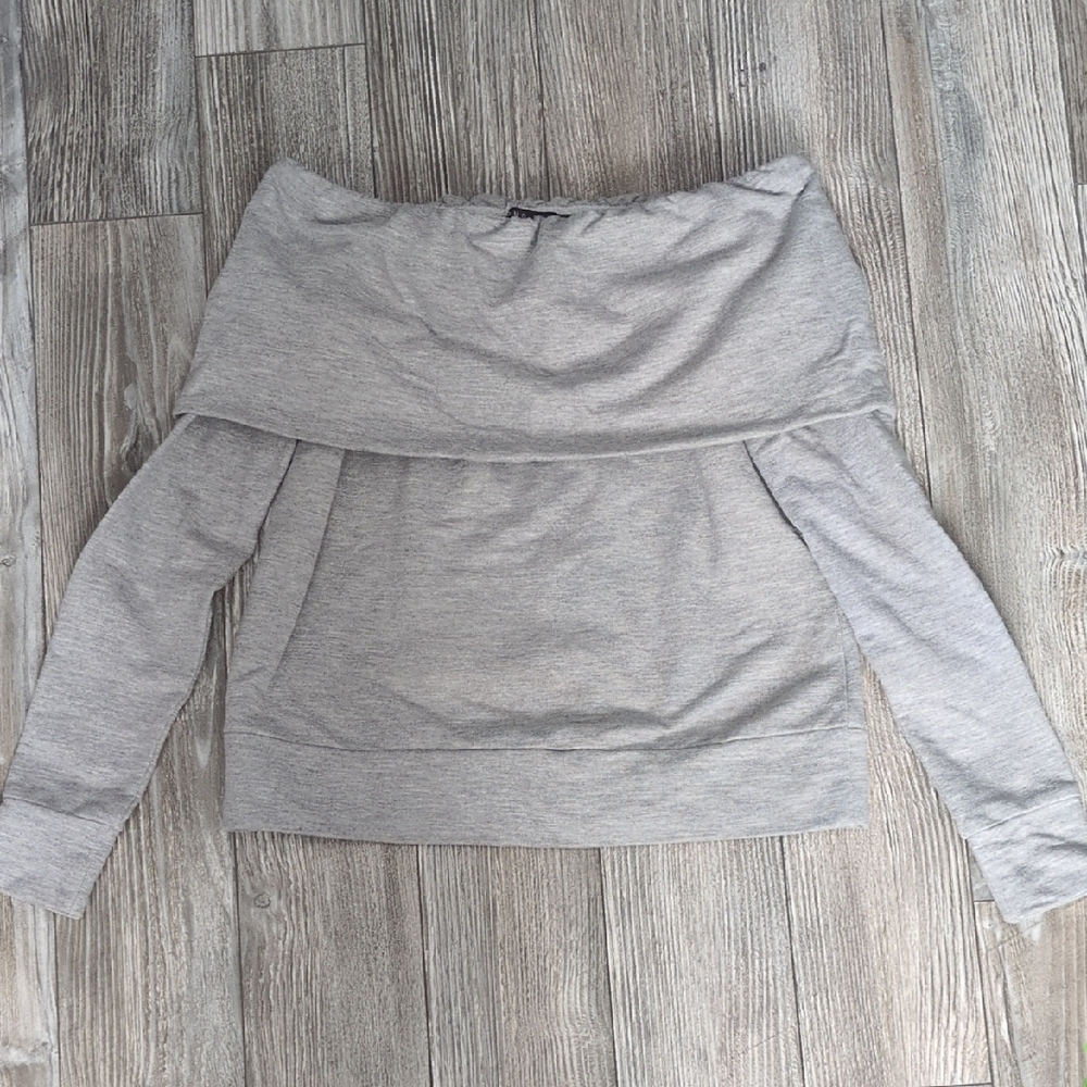 Como Black Off-Shoulder Light Gray Sweater NWOT S